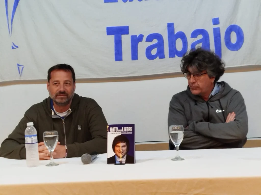 Presentación de “Gato por Liebre” en Necochea: Crónica de la visión libertaria de Milei