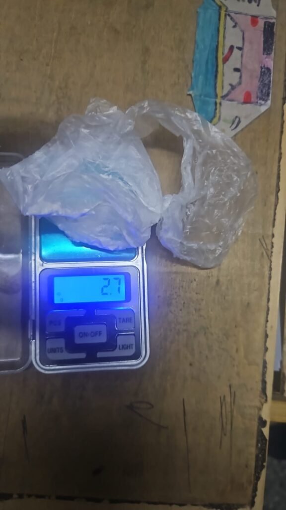 Detienen a hombre de 52 años con cuchillo y cocaína tras conflicto en comercio de la calle 73 en Necochea