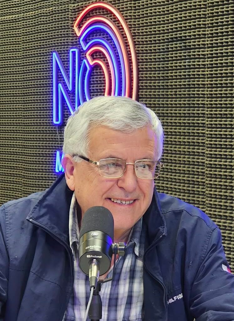 Eduardo Duhalde planea llegar a Necochea el 13 de octubre para presentar su libro