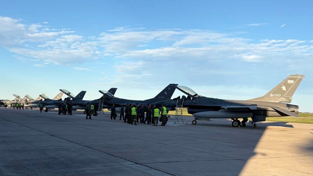 Fuerza Aérea recibe seis F‑16, avanza a la mitad de la flota adquirida con Dinamarca