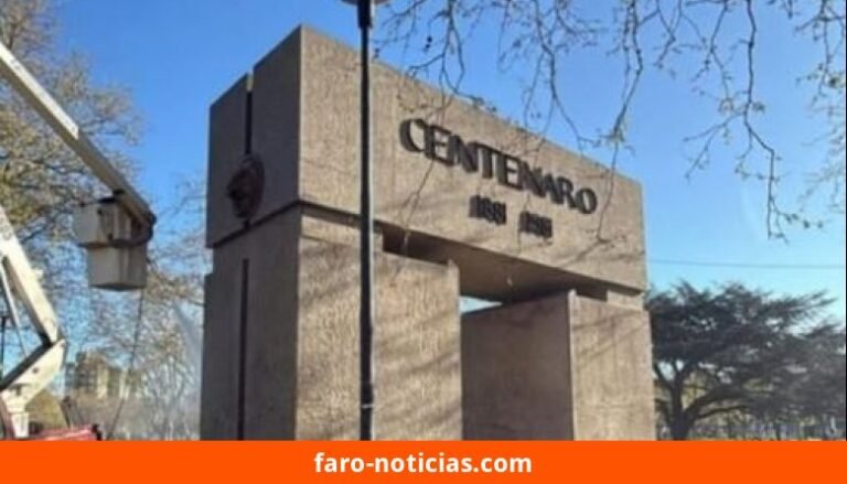 Recuperan el Monumento del Centenario de Necochea con una jornada de limpieza y puesta en valor
