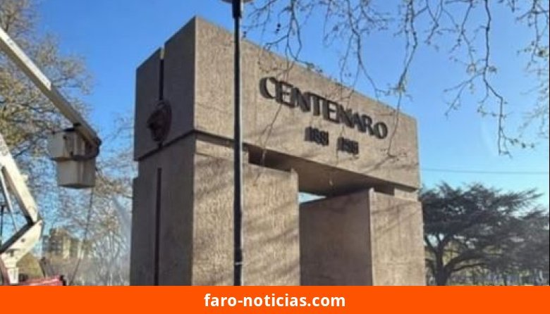 Recuperan el Monumento del Centenario de Necochea con una jornada de limpieza y puesta en valor