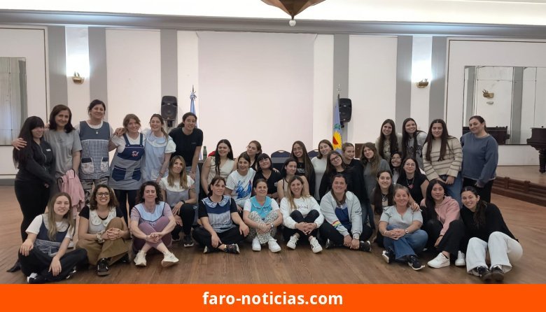 Docentes y estudiantes de Necochea participan en el taller “El cuerpo como territorio de encuentro”