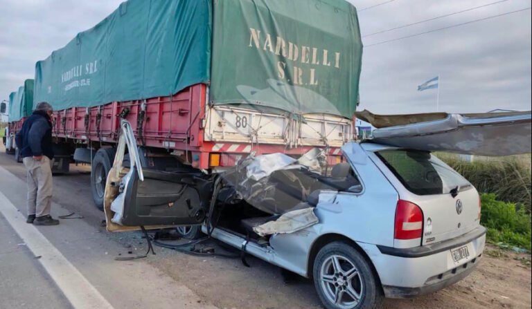 Choque en la Ruta 226: automovilista herido tras impactar contra un camión estacionado