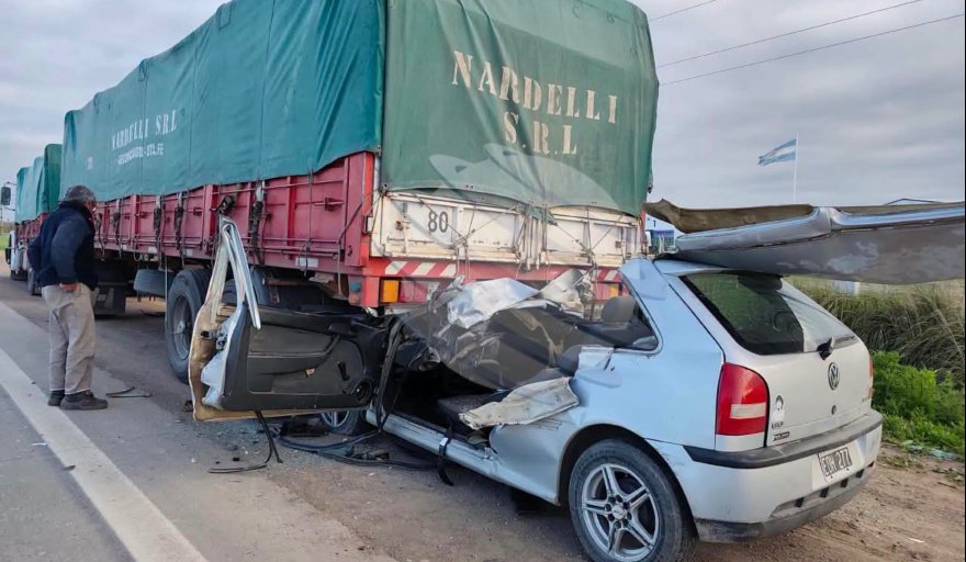 Choque en la Ruta 226: automovilista herido tras impactar contra un camión estacionado