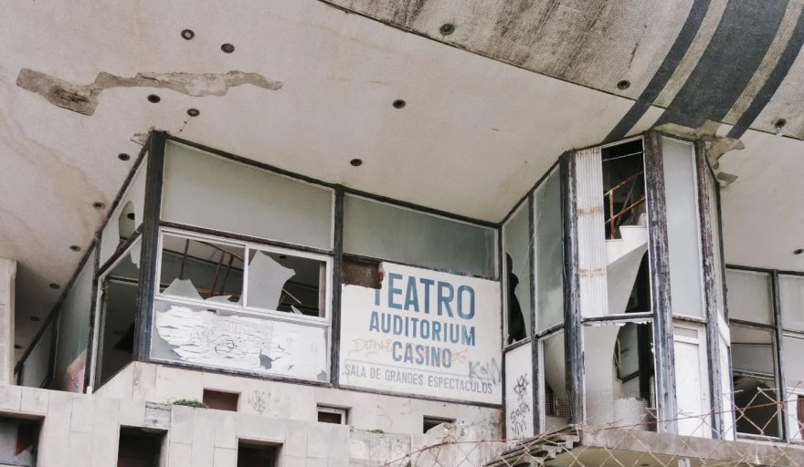 Subasta del histórico Auditórium del Casino de Necochea: el teatro se pone a la venta