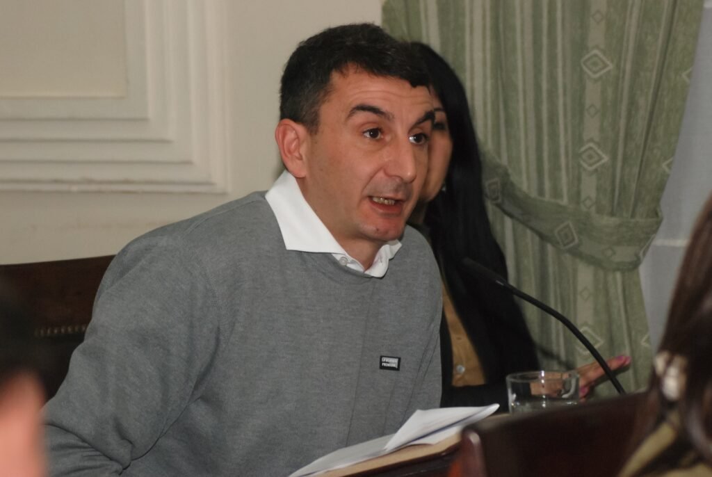 Mariano Valiante podría asumir la senaduría provincial tras la salida de Guillermo Montenegro