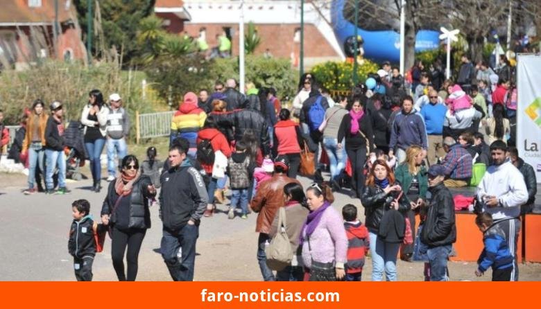 Fin de semana largo: más turistas pero menos gasto, según CAME