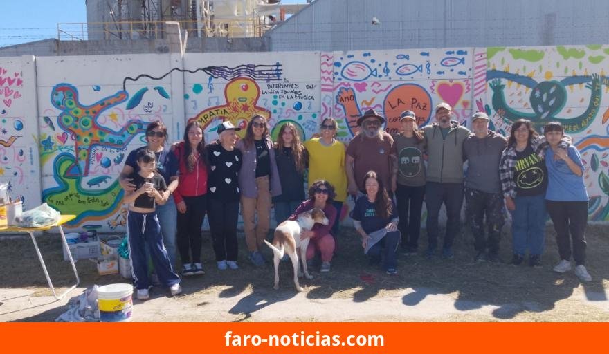 Inauguración del mural “Pintando la Paz” en Quequén se traslada al Aula Magna de la UNICEN por lluvia