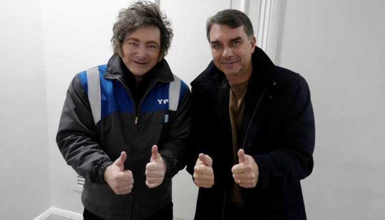 Migraciones confirma ingreso de la comitiva Bolsonaro por el puente Tancredo Neves