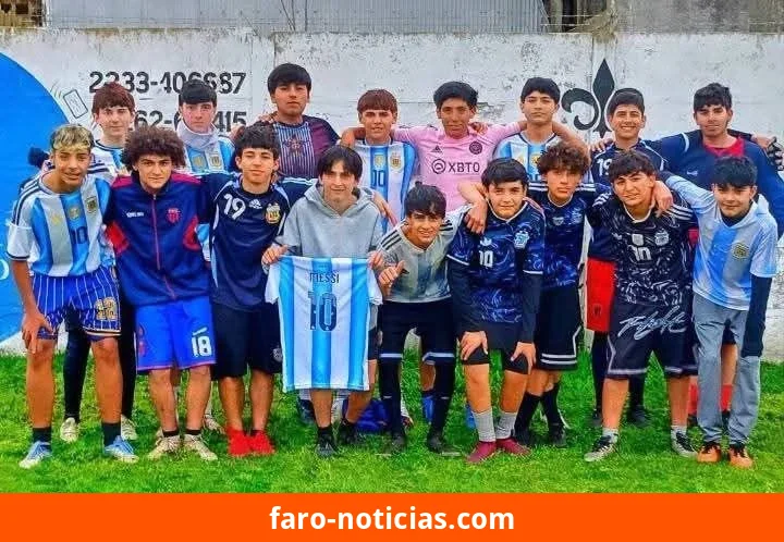 Infantiles de Defensores de Quequén rinden homenaje a Lionel Messi
