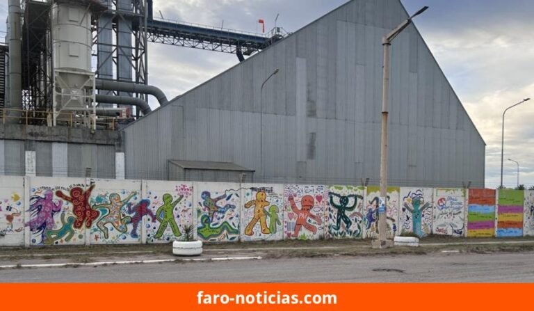 Inauguración del mural colectivo “Pintando la Paz” en la Escollera Norte de Quequén