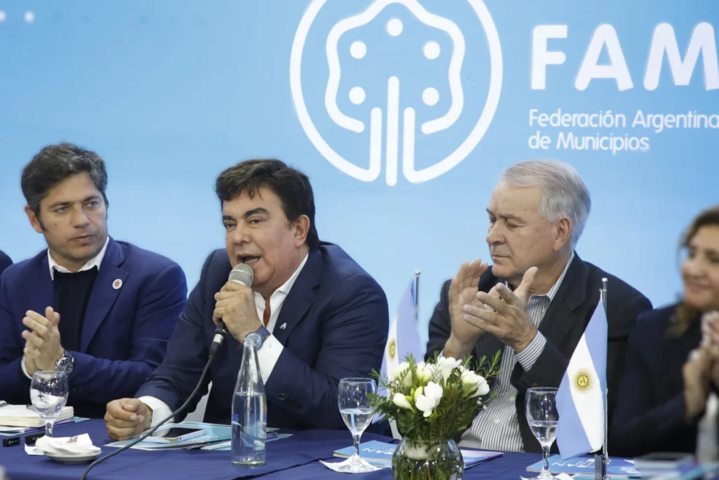 Fernando Espinoza respondió a Milei por sus dichos sobre “no llegar a fin de mes”: “La crueldad no es un mérito”