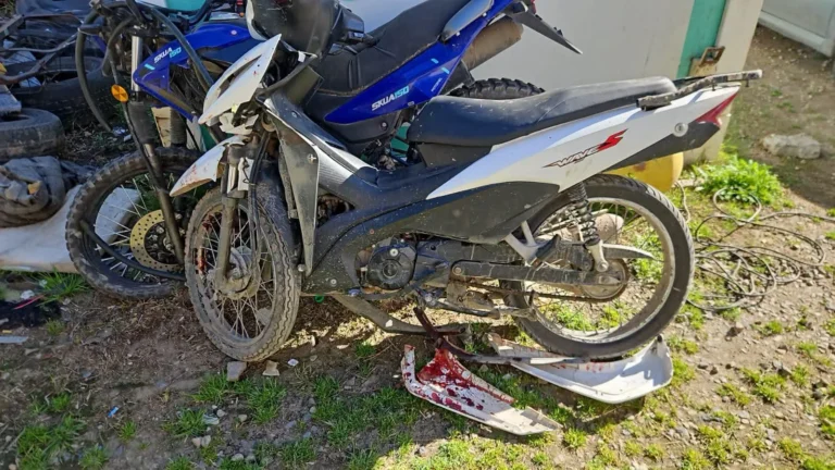 Accidente de tránsito en Quequén revela motocicleta robada y desencadena investigación policial