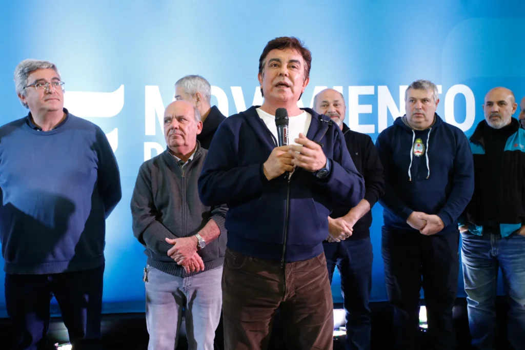 Fernando Espinoza intensifica su recorrido por el interior bonaerense: encuentros con trabajadores, jubilados, estudiantes, productores e intendentes