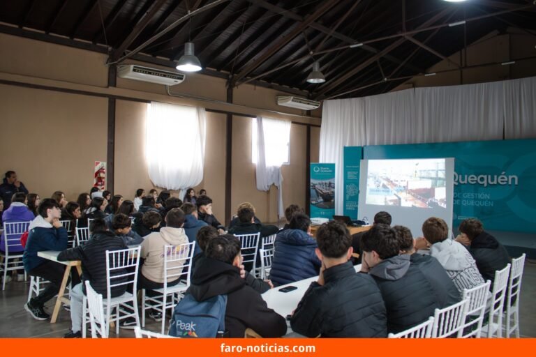 Visita educativa de 43 alumnos de la Escuela del Mirador al Puerto Quequén