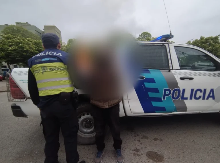 Vecinos atraparon a un hombre que intentó robar cerveza y una bicicleta en Necochea