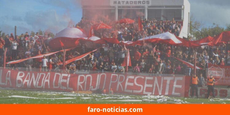 La fecha 20 del fútbol local tendrá el clásico entre Mataderos y Villa del Parque con transmisión de Multimedio NQ