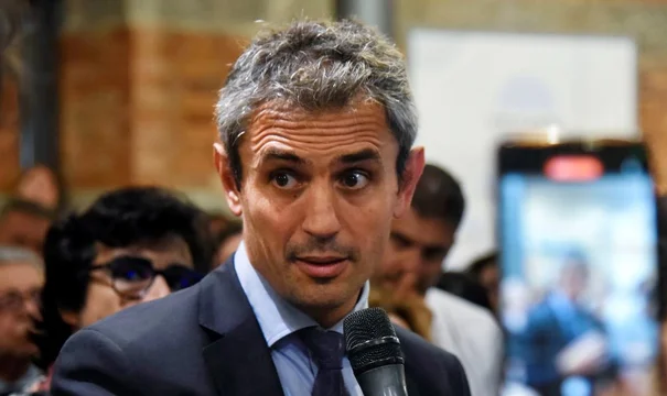 Gobierno busca rescatar Ley de Tierras para blindar DNU 70 y negocia cambios en proyectos de Malvinas y Presupuesto 2027