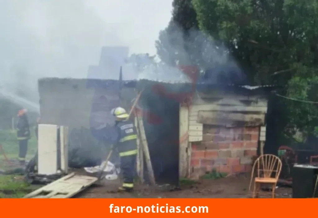 Incendio en Quequén destruye vivienda y moviliza a Bomberos y comunidad para ayuda solidaria