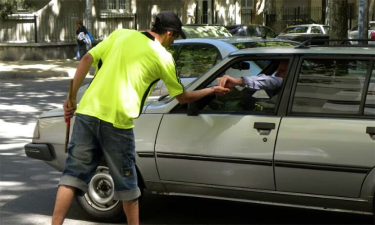 Partido Justicialista de Necochea rechaza la ordenanza que prohíbe a los cuidacoches y exige una solución integral