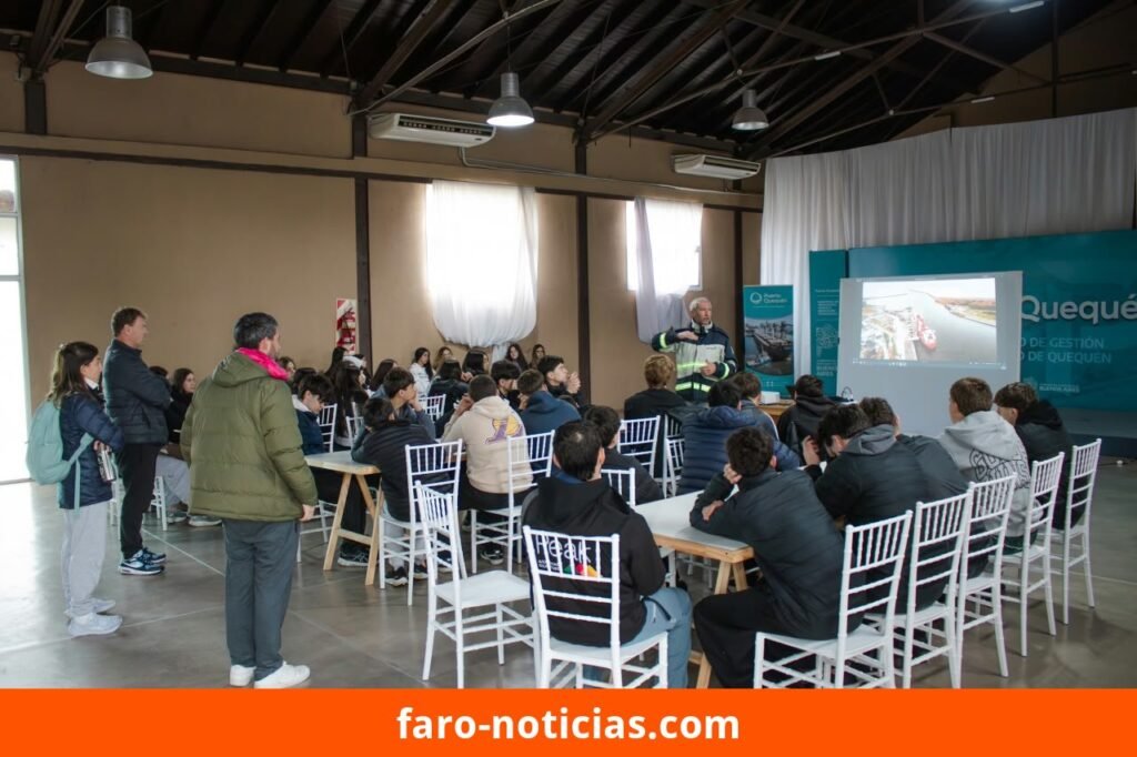 Estudiantes de la Escuela del Mirador visitan el Puerto Quequén para conocer su operatividad