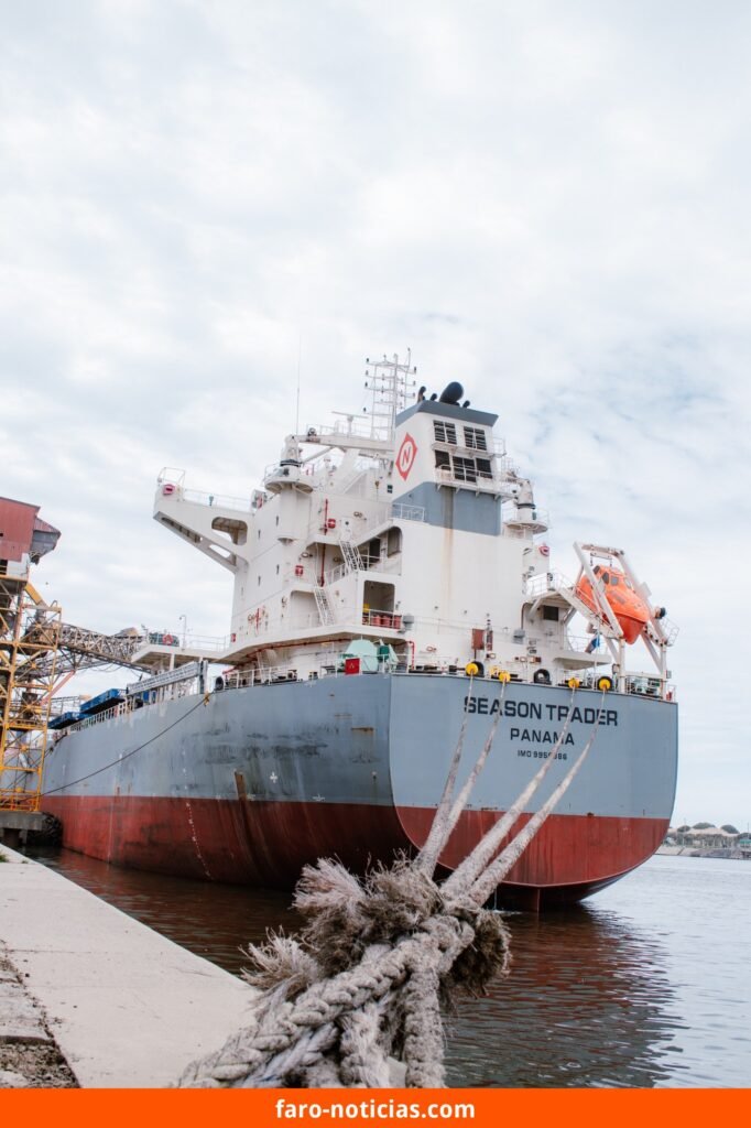 Season Trader carga 71,530 toneladas de soja en Puerto de Quequén rumbo a China