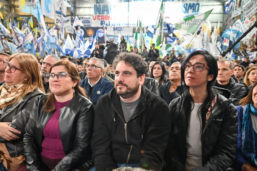 Kicillof y Andrea Cáceres lideran el acto del Día de la Lealtad en González Catán