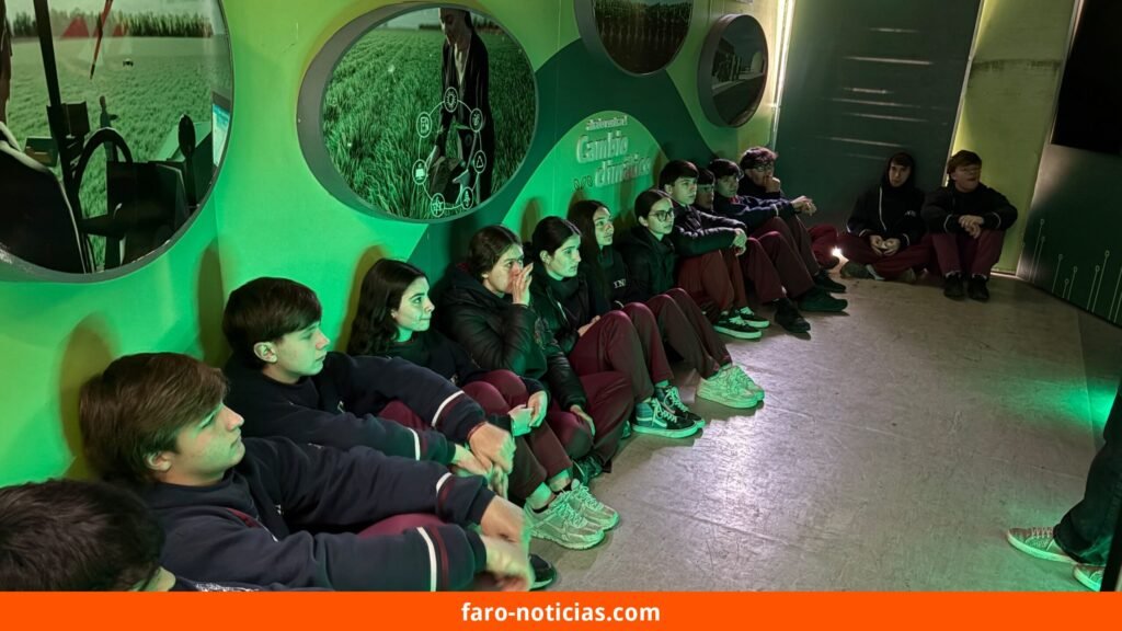 Larti Innova llega a Necochea con aula móvil para más de 500 estudiantes secundarios