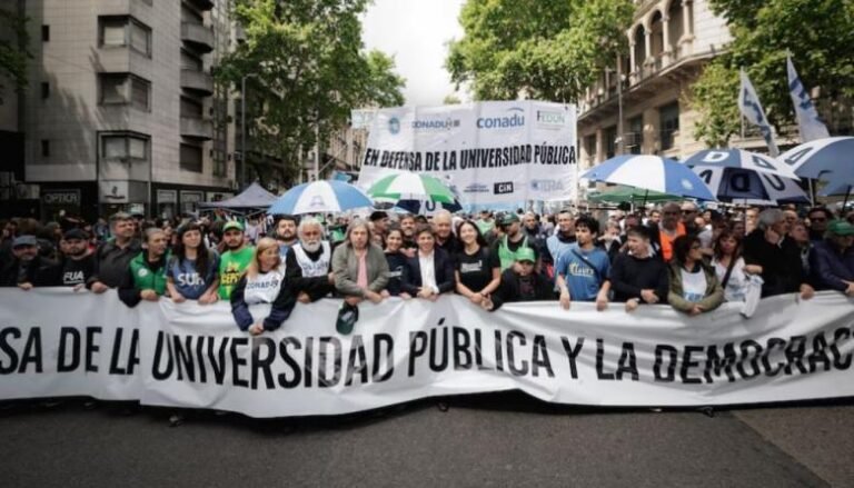 La Marcha Federal Universitaria moviliza a miles y registra incidentes frente al Congreso