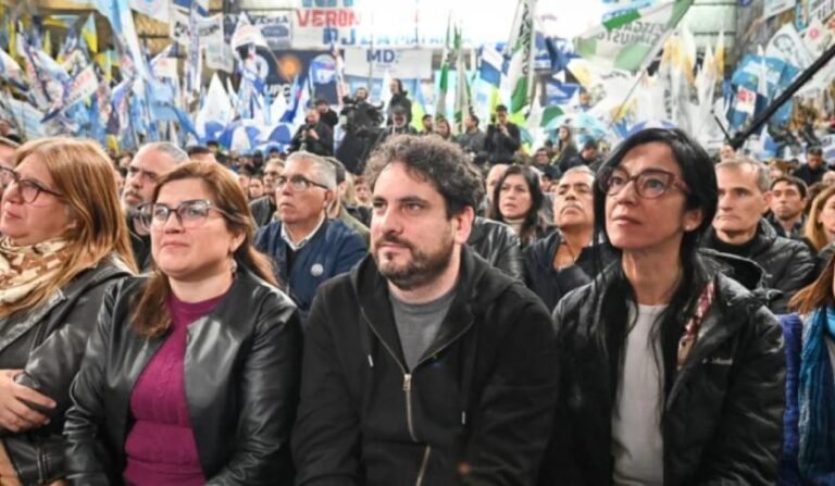 Andrea Cáceres acompañó a Kicillof en La Matanza, donde el gobernador lanzó un mensaje hacia 2027