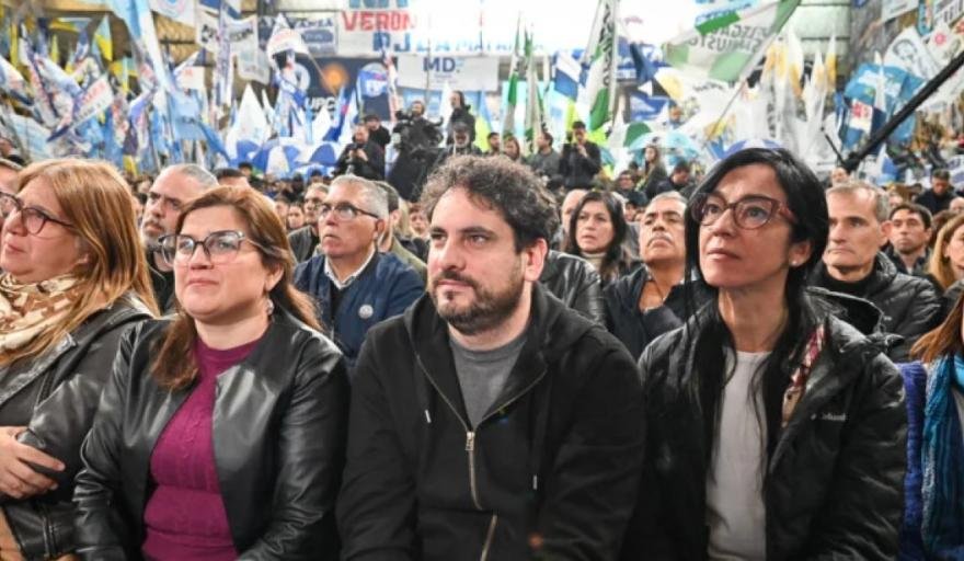 Andrea Cáceres acompañó a Kicillof en La Matanza, donde el gobernador lanzó un mensaje hacia 2027