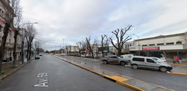 Robos en zapatería del centro de Necochea: 50 pares de zapatillas y efectivo sustraídos