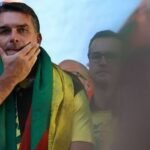 Flávio Bolsonaro reaparece en EE. UU. y contempla solicitar asilo a la administración Trump