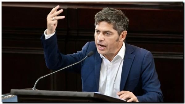 Kicillof encabezó un acto por los 150 años de la Ley de Educación Común y defendió la educación pública