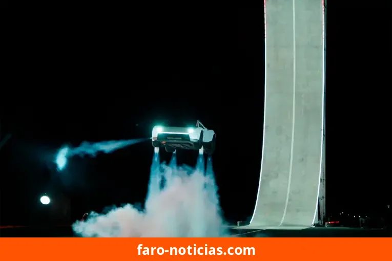 Tesla presentó el Roadster con propulsores SpaceX y anunció su producción para 2028