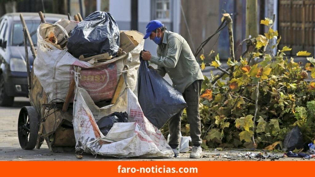 Familia de cuatro necesita $1.632.505 para evitar la pobreza en septiembre de 2026