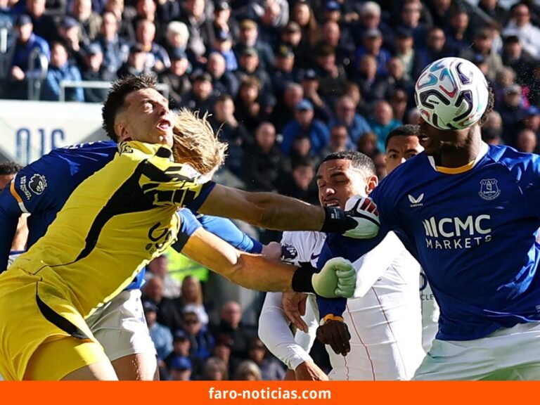 Emiliano “Dibu” Martínez sufrió un golpe en la cabeza y fue retirado en camilla durante Chelsea vs Everton