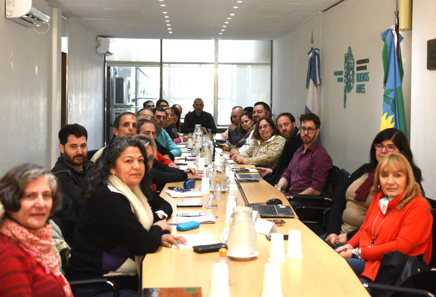 Gobierno de Buenos Aires convoca paritarias estatales y docentes el 16 de octubre
