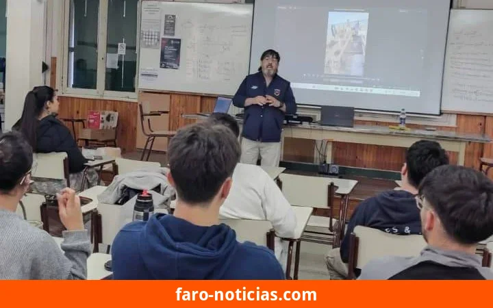 Disertación en UNICEN Quequén sobre dragado estratégico de la Hidrovía Paraná-Paraguay