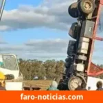 Restablecen el tránsito en la Ruta Nacional 228 tras choque entre camión Volvo y pulverizadora